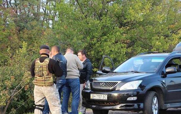 У Херсонській області затримали військового з кулеметом, який викрав авто