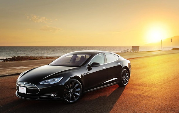 Tesla представила гідну модель електромобіля