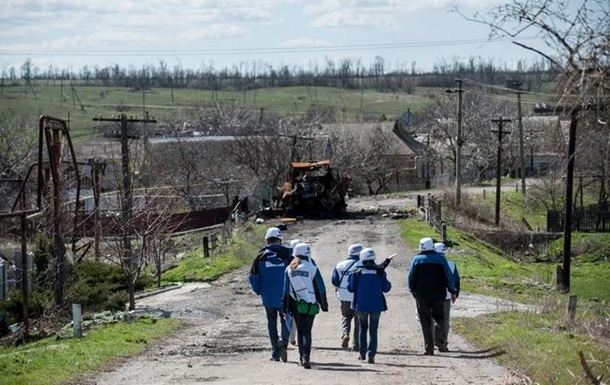 ОБСЄ: На околицях Донецька ведуться бої і задіяна важка артилерія