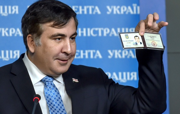 Саакшвили пятую неделю не может получить вид на жительство в Украине