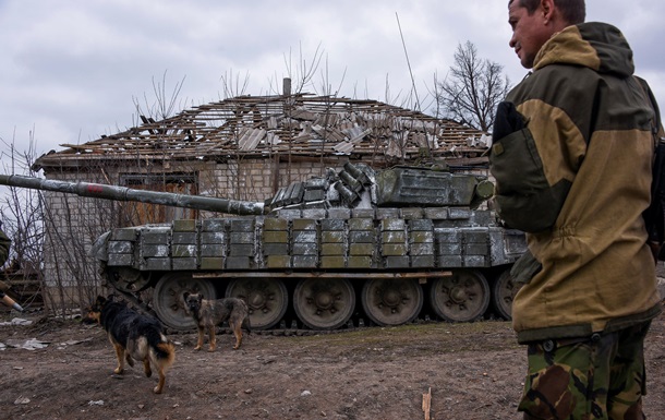 Міноборони Росії пояснило появу в сепаратистів бронетехніки