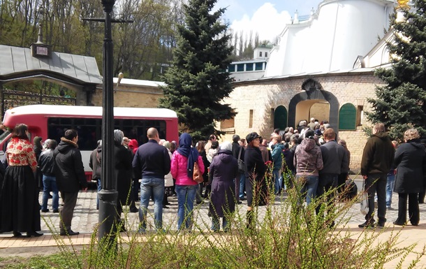 В Киеве прощаются с Бузиной под лозунги  Фашизм не пройдет 