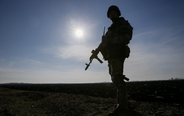 Под Донецком погибли пятеро украинских военных - волонтер