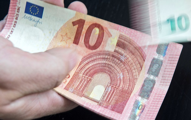 СМИ: Германия сэкономила почти 100 млрд евро