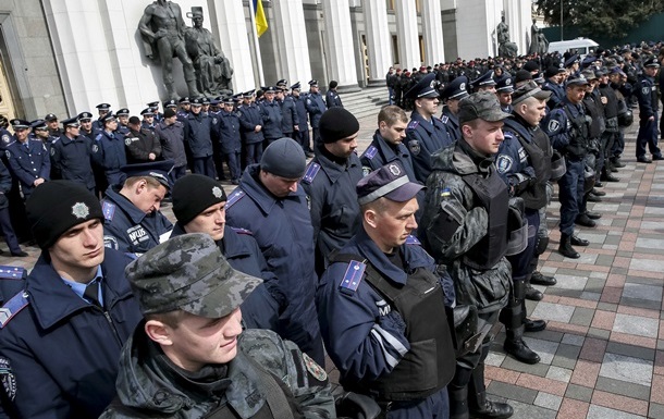 Итоги 23 апреля: Митинги в Киеве и обыск квартиры Калашникова