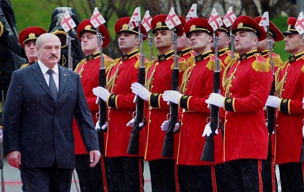 Зачем президент Беларуси приехал в Тбилиси