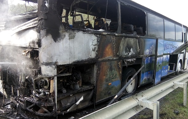 На Закарпатье загорелся на ходу пассажирский автобус