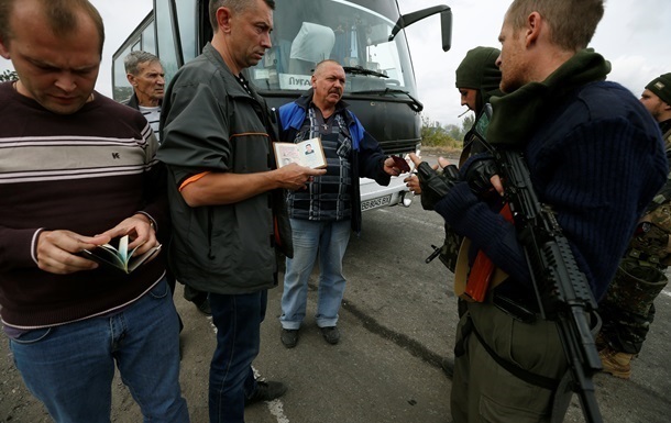 До Луганської області перестануть пускати автобуси і вантажівки