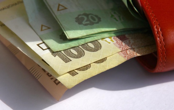 Зарплаты украинцев  выросли  на 200 гривен