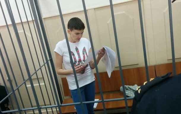 Суд продлил арест Савченко 