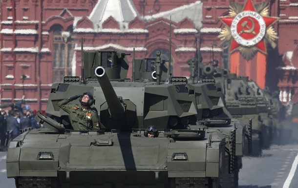 Минобороны РФ сокращает закупки заглохшего танка Армата - WSJ