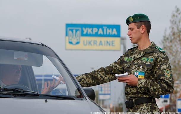 На Закарпатье повестки вручают при пересечении границы