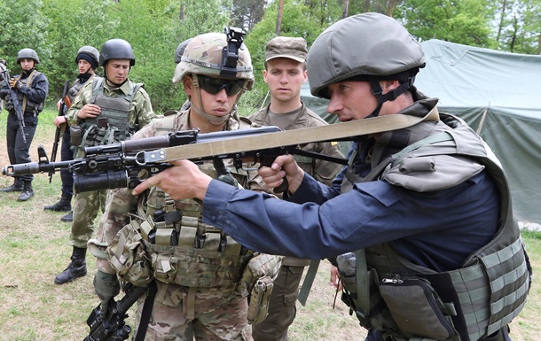 Как американцы готовят украинских бойцов - репортаж с полигона
