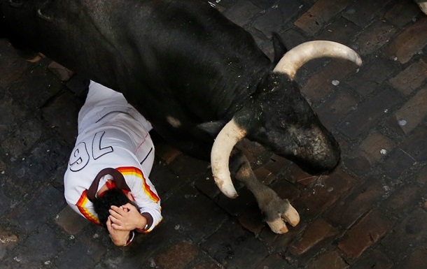 В Іспанії бик, що втік з вистави, поранив 11 осіб