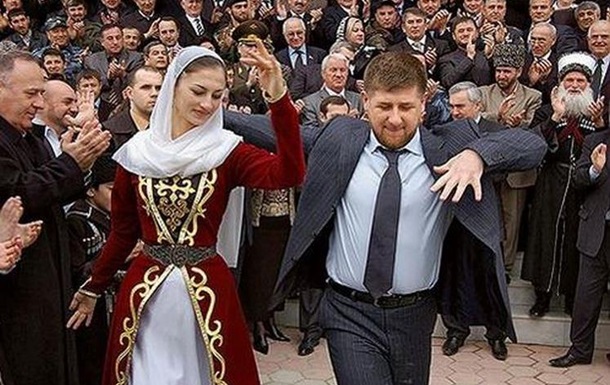Кадиров станцював лезгінку на скандальному  весіллі століття 
