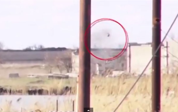 З явилося відео зі снарядом, який летить в оператора