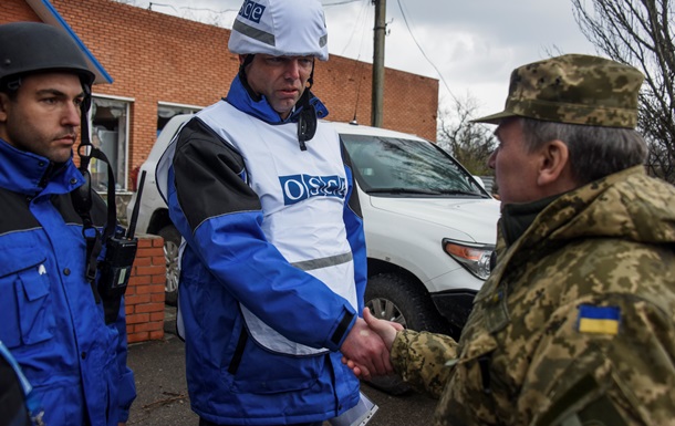 ОБСЕ: Украина отвела тяжелое вооружение из Донбасса