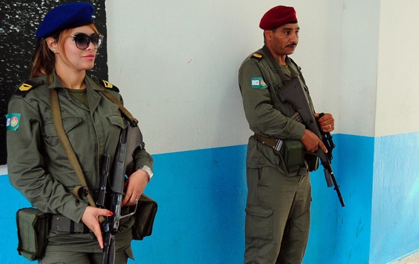 В столице Туниса солдат открыл огонь по сослуживцам