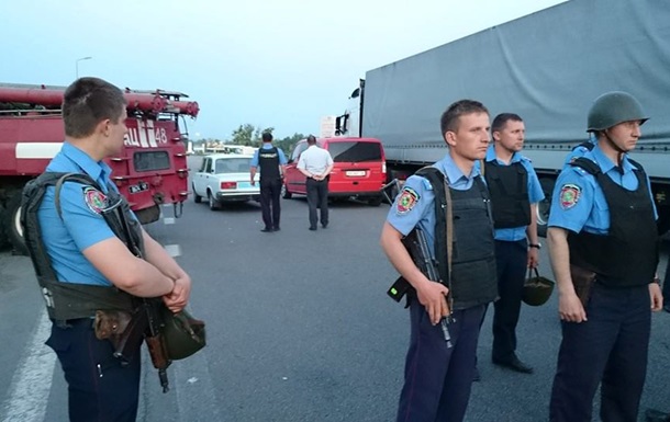 Итоги 25 мая: Захват заложников под Харьковом и обыск в Unicredit Bank