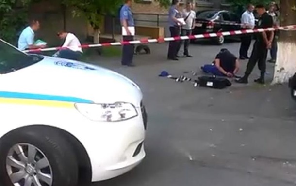 В Киеве неизвестный с гранатой напал на мужчину