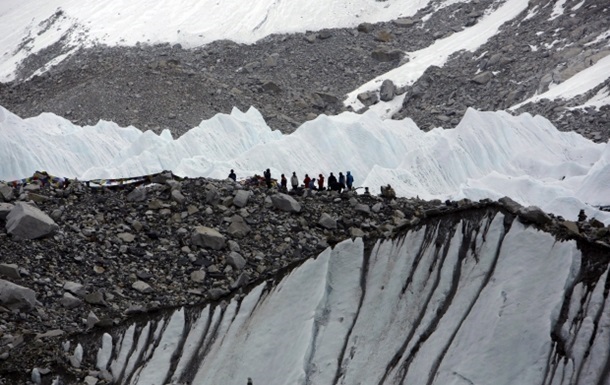 Землетрясение опасно изменило ландшафт Эвереста