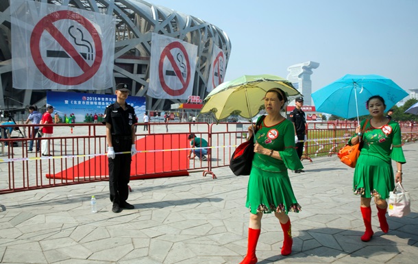 У Пекіні посилили боротьбу з курінням