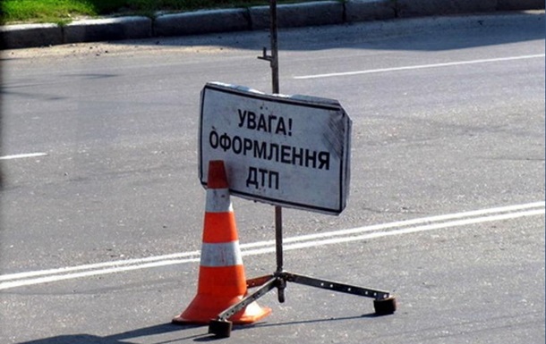 В Івано-Франківську вантажівка врізалася в маршрутку, шестеро постраждалих