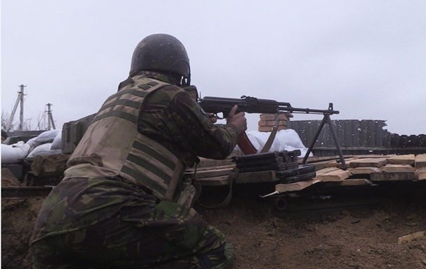 Сепаратисты обстреливают позиции сил АТО в Песках - комбат  ОУН 