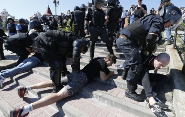 Гей-парад в Киеве: 30 задержанных и 9 пострадавших милиционеров