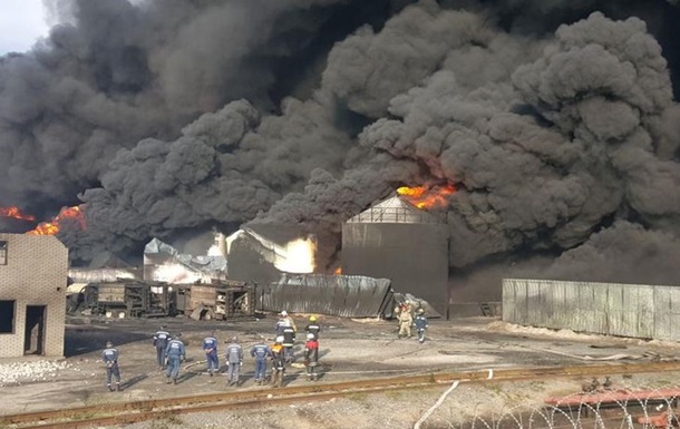 Увеличилось количество погибших при пожаре на нефтебазе под Киевом