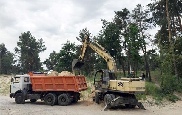 В городе Украинка застройщик нагло вырезает лес