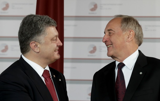 Президент Латвії дав співгромадянам десять років на збереження країни