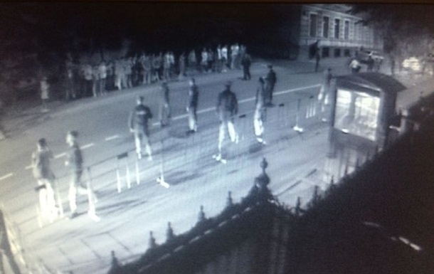 В Москве неизвестные забросали яйцами посольство Украины