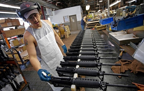 Американський виробник зброї Colt оголосив про банкрутство