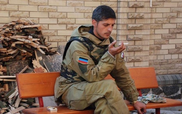 Гіві п є чай. Російські ЗМІ заперечують поранення польового командира