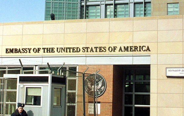 Посольству США в Москві повідомили про нібито закладену бомбу