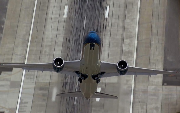 Вищий пілотаж від Boeing Dreamliner: ролик-демонстрація став хітом Youtube