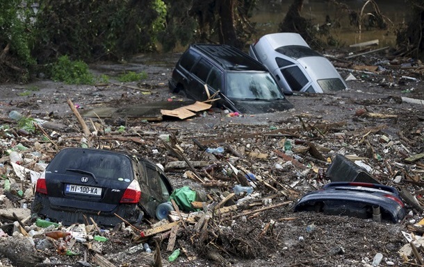Число жертв наводнения в Тбилиси достигло 18 человек