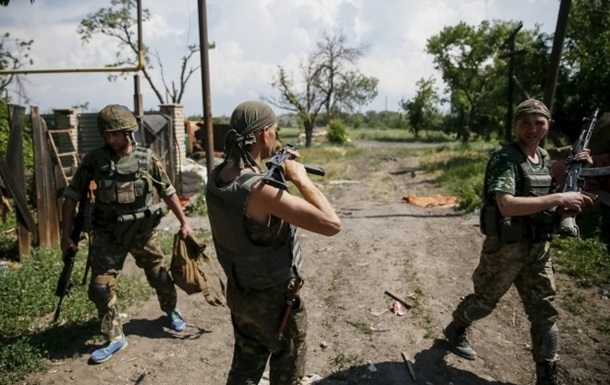 Военные сообщили об утренних обстрелах Марьинки и Широкино