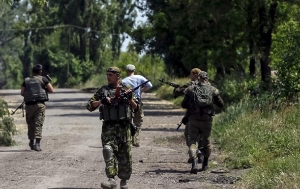 Бой в Марьинке: ранены двое военных