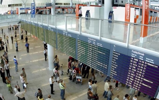 Хакери зламали систему міжнародного аеропорту Варшави