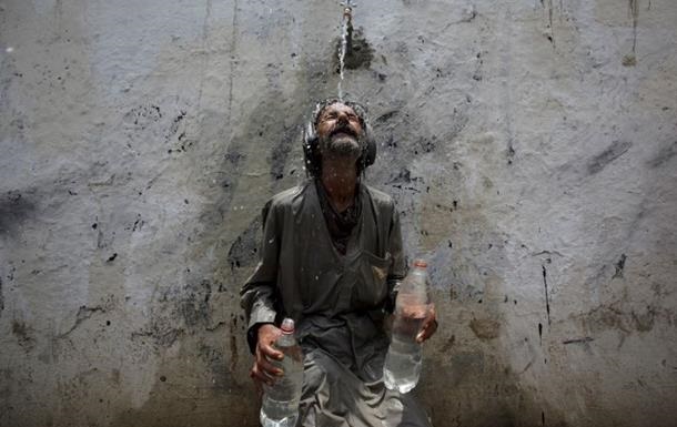 Число жертв жары в Пакистане превысило 800 человек