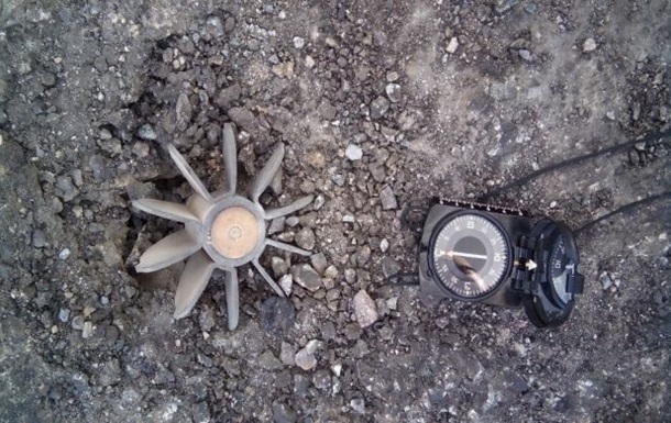 На Луганщині через вибух міни поранені двоє жителів