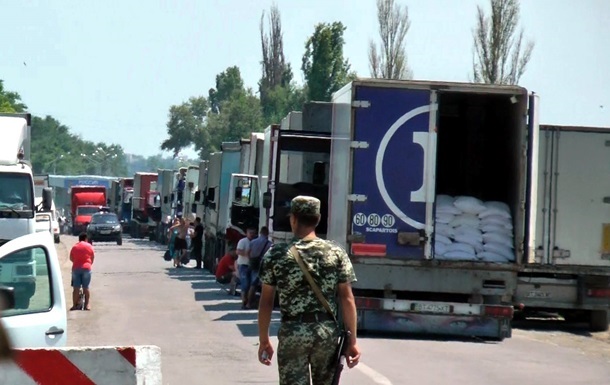 В Крыму заявляют, что Украина блокирует поставку продуктов на полуостров