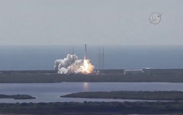 Американська ракета Falcon 9 вибухнула після старту