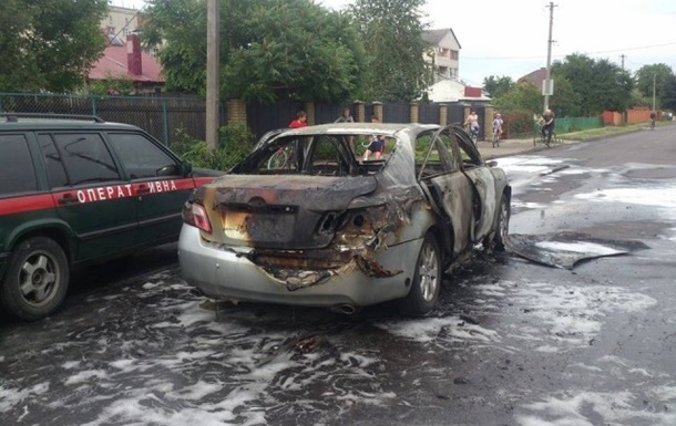У Луцьку на ходу вибухнула машина: постраждала жінка-водій