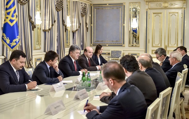 Порошенко закликав готуватися до нових санкцій проти Росії