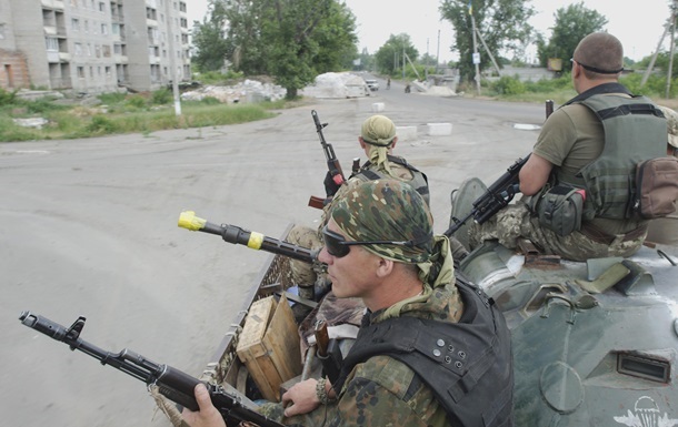 Военные: Сепаратисты обстреливают свои позиции