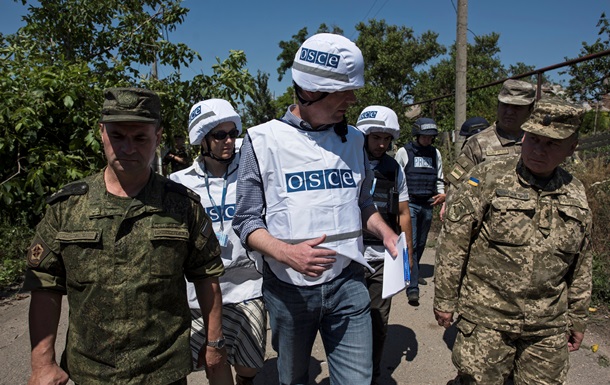 Наблюдатели ОБСЕ зафиксировали новые обстрелы в районе аэропорта Донецка