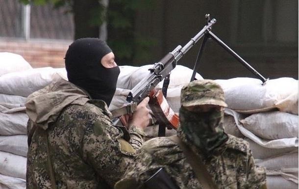 Перестрелка у Станицы Луганской: один военный погиб, один ранен